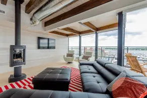 Waterfront Two Master Suite Penthouse with Rooftop - Image 5