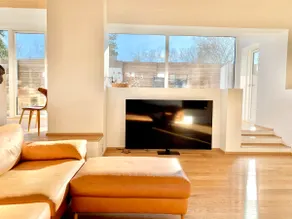 Newly renovated luxury main house w/ beach access - Image 5