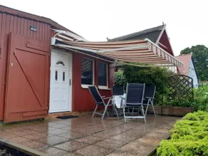Bungalow with lake view - Image 2