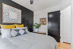 Charming 2-bedroom, 1-bath bungalow near downtown - Image 5