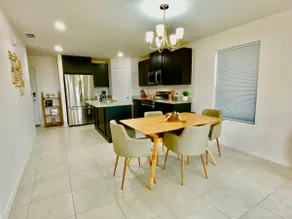 Entire Townhome: Hidden Gem — Private & Spacious - Image 2