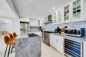 🌆NEW ModErn-LuxuRy Home🏘🌉 Prime Location! - Image 4