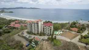 2-Bedroom Ocean-View Condo in Flamingo with Pool - Image 2