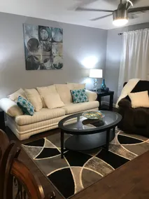 Beautiful and Cozy... Minutes from the Strip!!! - Image 2