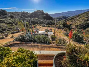 Hilltop Lodge off-grid cabin - Image 3