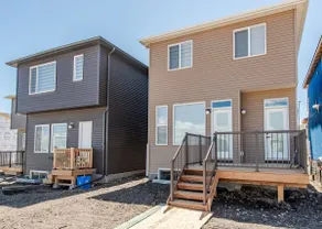 Newly built Adorable&Cozy 2bedroom secondary Suite - Image 2