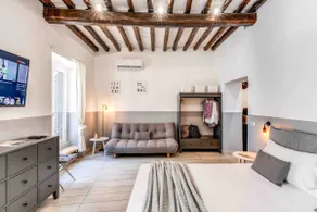 Costaguti 36 Apartment - Image 3