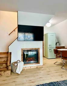 A-frame + Hot Tub + Dogs Lake 1 Mile/Dells 30 Min - Image 3