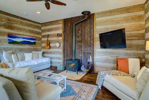 Chestnut Cabin- Couples Retreat, Hot Tub, Private - Image 3