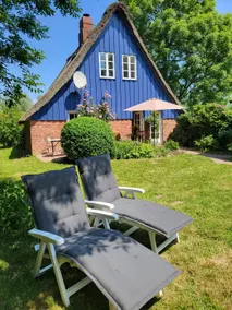 The blue thatched cottage by the dike - Image 3