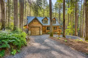 The Timber Retreat a Lux Oregon Cabin - Image 4