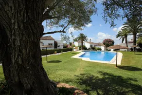 Beachfront 2 bedroom townhouse, great seaview - Image 3