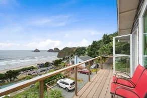 ArchRockVIEWS, contemporary light filled Cottage - Image 3