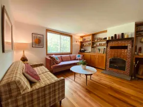 Architect's Farmhouse in Woodstock - Image 2
