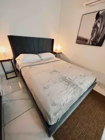 Modern, Stylish & Great Location - Image 5