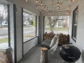 Downtown Crown Jewel w/fireplace & amazing porch - Image 3