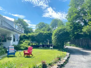 Artful Lodging Mountain-view Studio+1 Bedrm Apt in Historic Home, Montpelier VT - Image 3
