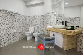 Vedado Serenity, ocean view, electricity 24/7 WIFI - Image 3