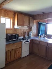 Hank's Garden Lake Resort - Image 4