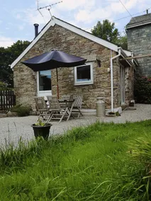 The ”Moo”tel (Eco Hot Tub Available To Hire) - Image 2