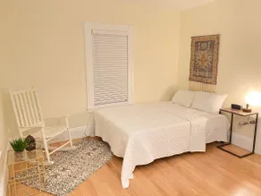 Dreamy Waterfront Oasis | 5★ Location, ♛Queen Beds - Image 5