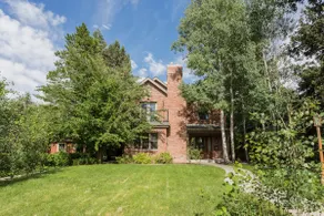Private Apartment with Luxury Finishes - 1bd/1ba - Image 2