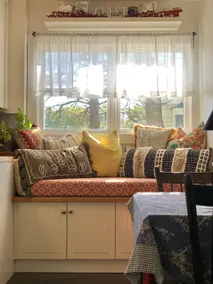 Cozy French Inspired Cottage in rural setting - Image 2
