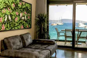 Surfer Caravan Gastro Pub Suites- Adults Only - Image 2