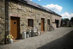 Barn conversion one bedroom - Image 3