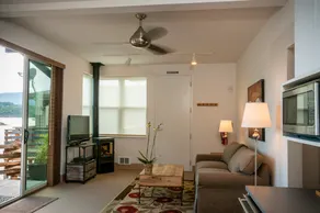 The 'Captain's Suite' at Sea Star Lofts -- On the Waterfront! - Image 3