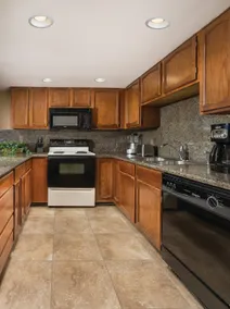 HOME AWAY FROM HOME ★ 2 Bedroom Deluxe Suite!! - Image 4