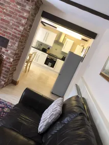 A cosy cottage in Shanklin Old Town with 15% off Red Funnel travel. - Image 3