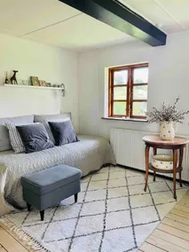 Small idyllic farmhouse - Image 4