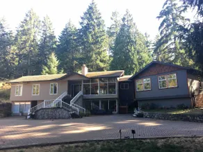 Surrounded by nature, centrally located! - Image 2