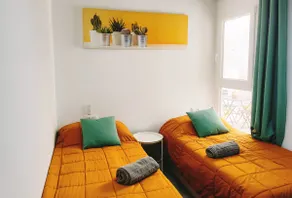 Spacious Flat Near City of Arts - Image 4