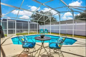 Elegant Large Private Home with Heated Pool! - Image 4