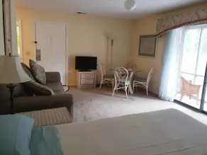 Mini Suite on golf course - 3 minutes from beach - Image 2