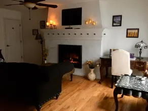White & Black Cottage - Image 5