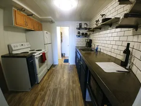 1BR Upstairs Apt Near 6th Ave | Simple+Comfortable - Image 3
