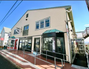 Center of Town Condo on Commercial St - Image 2