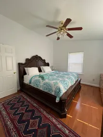 Cheerful 1-bedroom home in quiet neighborhood - Image 4