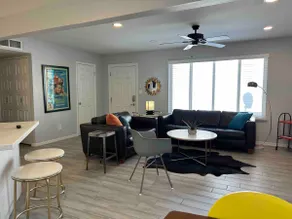 The Hollywood House | 2mi to ASU | King Bed & Yard - Image 4