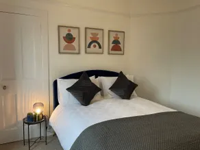A Shore Stay - Image 2