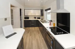 Three Bedroom Spacious House - Image 5