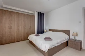 Idyllic 1BR Apartment close to Amenities - Image 5