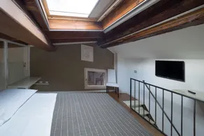 Apartment 109 - Image 5