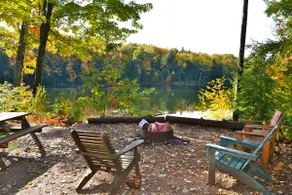 Wilderness Maple Leaf Cabin on Private Lake - Image 4