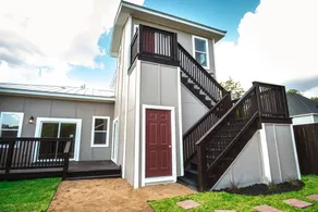 Beautiful Guest House on New Built Home Near Downt - Image 2