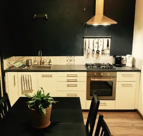 individual apartment in beautiful home - Image 4