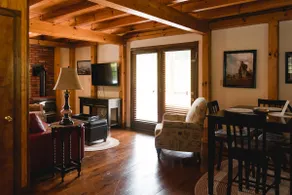 The Lake House/Cabin is a hidden gem (Sleeps 4) - Image 3